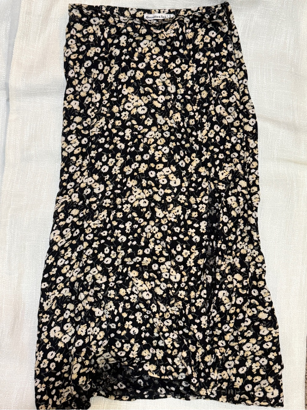 Abercrombie & Fitch Black and Cream Floral Midi Skirt